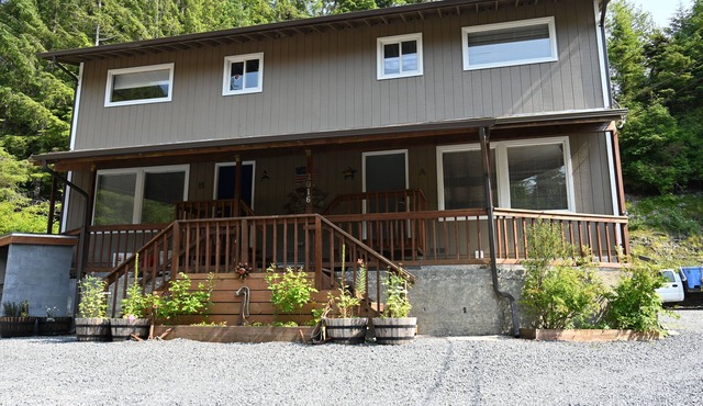 Comfy Duplex Unit A great for families and small groups, sleeps up to 9 in Sitka