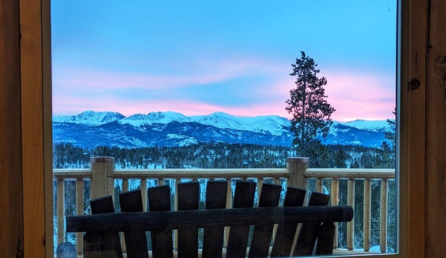 Continental Divide Views! New Log Home w/Hot Tub!