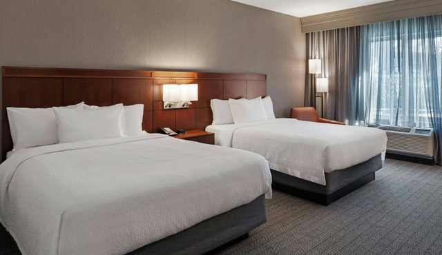 Courtyard by Marriott Long Beach Airport