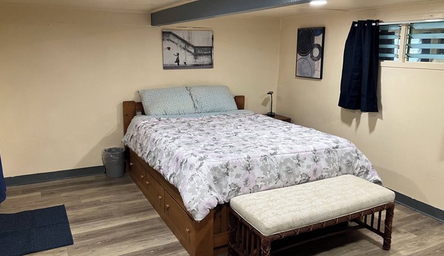 Cozy 1-bedroom apartment in lovely downtown Hilo, pet friendly