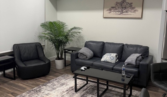 Cozy 1-bedroom with 2 Bed apartment with AC in wonderful Downtown Denver