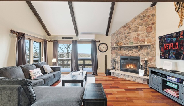 Cozy Camelback, Pocono Retreat w/Mountain Views!