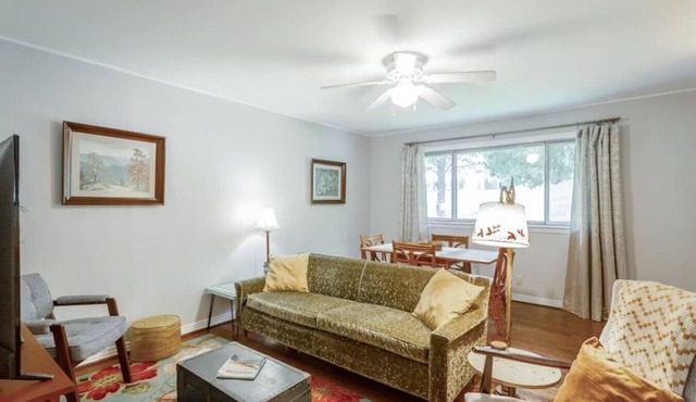 Cozy Convenient Mid-Century Apt! in Chattanooga