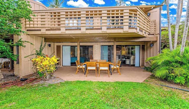 Cozy Molokai Getaway with Pool, Hot Tub & Private Washer/Dryer