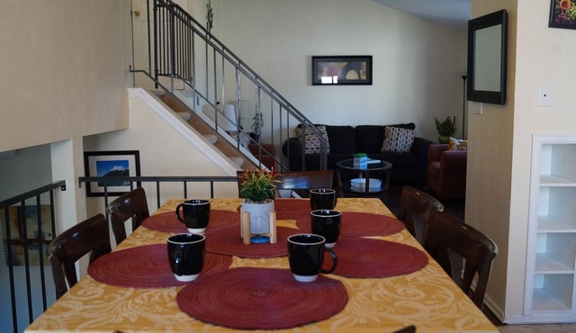Cozy, pet friendly, home. Great location for walks, food, Boulder, Lyons & RMNP in Longmont