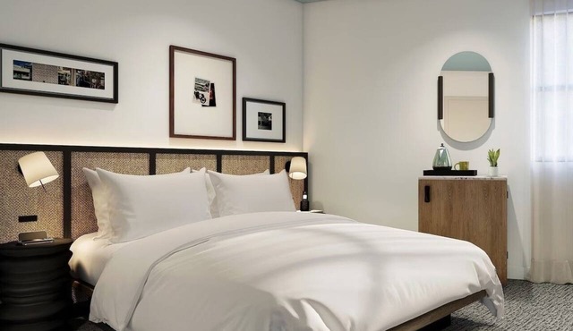 Cozy Queen Room, Ideal Waikiki Stay - Romer House, Near Beaches