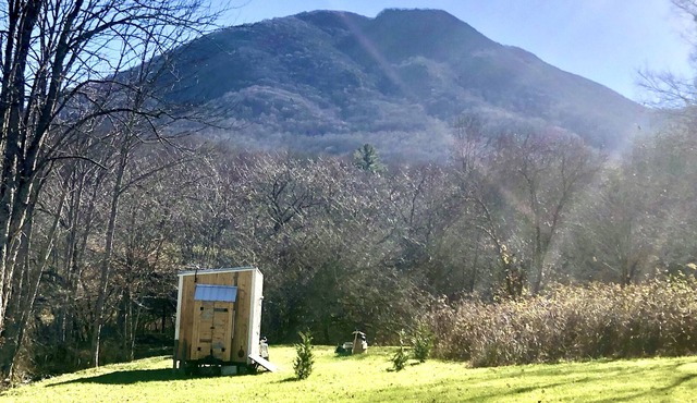 Cozy Streamside Tiny Cabin at The Peak in Creston