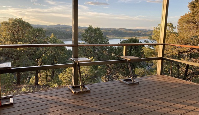 Cozy Tiny House Escape with jaw dropping mountain and lake view Perfect for two!