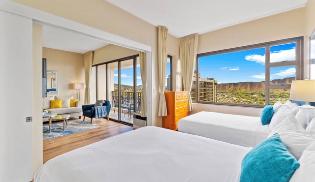 Diamond Head and Partial Ocean views with 2 Beds and Parking