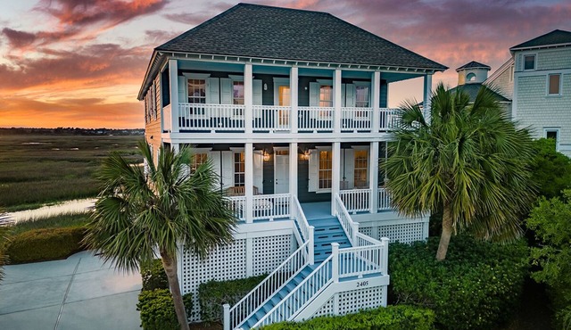 Dockside Hideaway: Enjoy Privacy and Scenic Views