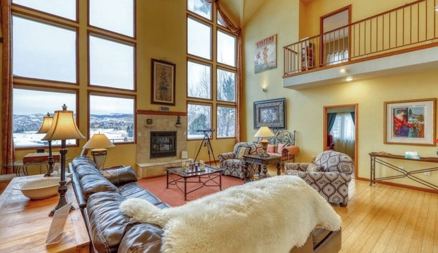 Dog-friendly home with mountain views, pool & private hot tub