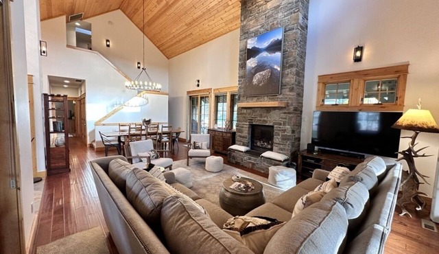 Dover Bay Cabin Idyllic Luxury in the Heart of Idaho's Mountain Lake Wonderland in Dover