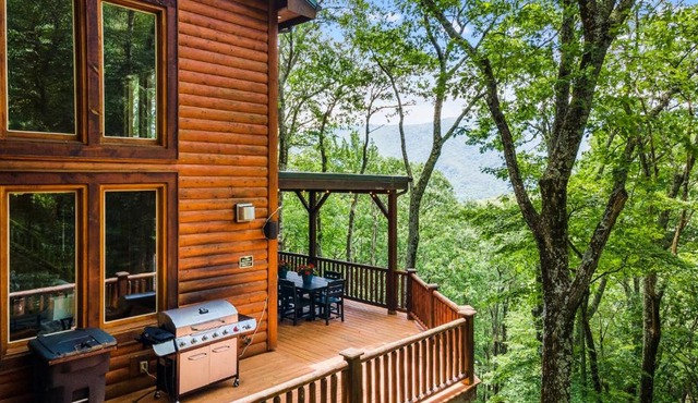 Eagle Nest Lodge Hot Tubs & Mountain Views