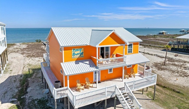 Easy Breezy: Pet-Friendly Beachfront Home with Pool