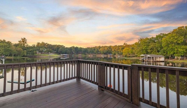 Endless Summer | 10 ft Water Depth | Amenities Galore