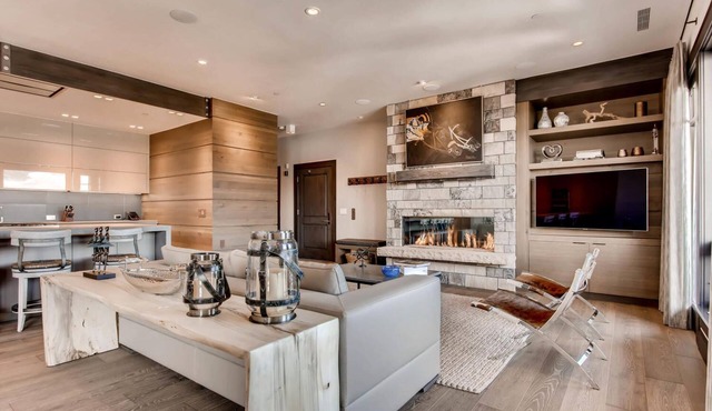 Exquisite Residence by InvitedHome | Hike In/Out, Premier Kitchen, Modern