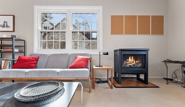 Family-friendly 4B home w/office, fenced-in yard, & gas fireplace in Minneapolis