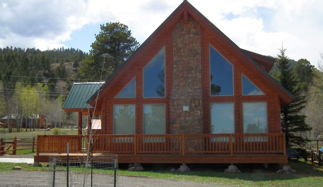 Fir Oasis Cozy Mountain Cabin