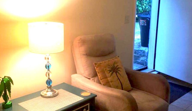 Gloucester Studio Efficiency - Om Suite Om~ Walk to Good Harbor Beach! in Gloucester