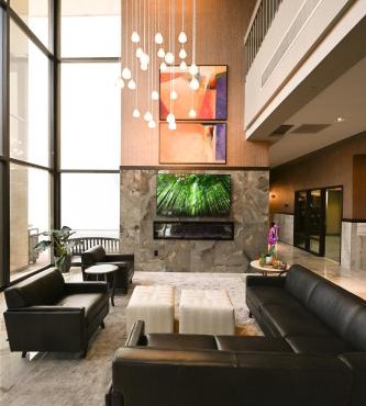 Grand Laurel Hotel
