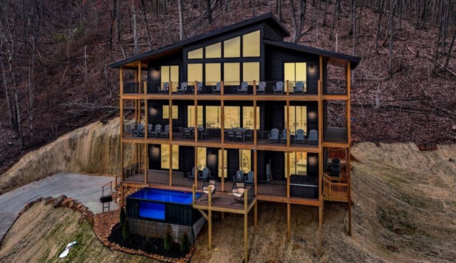 Grand Vista Lodge | Pool, Hot Tub & Epic Views