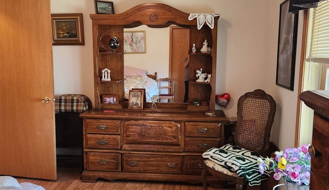 Great small town living just 15 minutes to shopping mall in Loretto