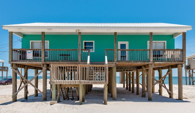 Gulf-side Beach house, great layout on beach and close walk to water! - Beach Br