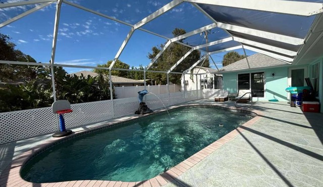 Heated & Caged Pool｜9 Min to Beach｜Kids' Zone｜New Listing！ in Venice