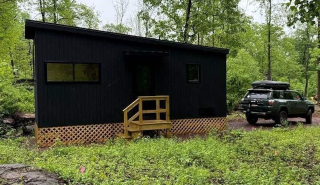 Hickory: Minimalist Escape for 2 in a Cozy Cabin with Serene Vibes in Pennsylvania