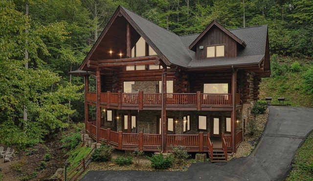 Hideaway Lodge with Game Room & Hot Tub