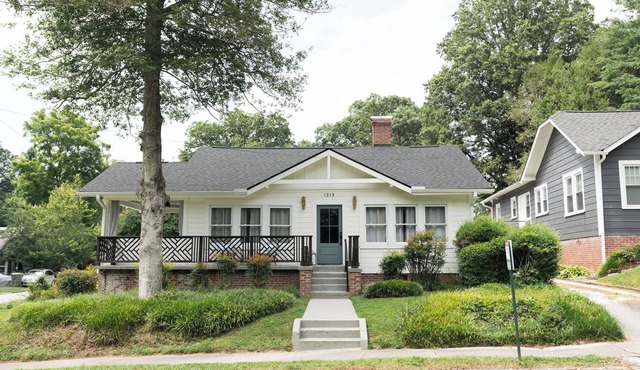 Historic bungalow less than a mile from downtown on greenway trail