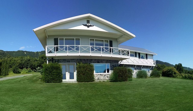 Historic Home - Private 28 Acres - 180° Ocean View! - Bob's Suite