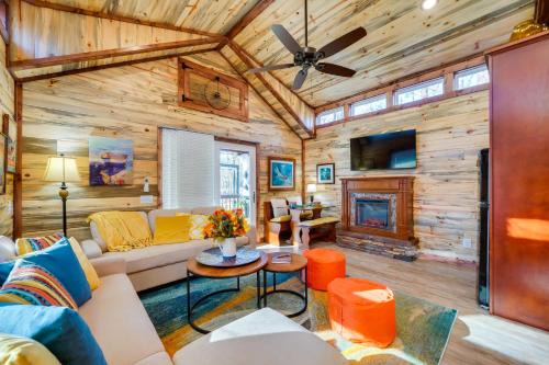 Hook, Line & Sinker Retreat w/Fire Pit! in Broken Bow