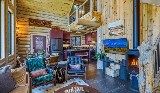 Hot Tub River Front Log Cabin
