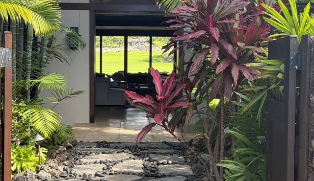 Hualalai 4 bedroom 5 bathroom privacy, central to all Four Seasons amenities