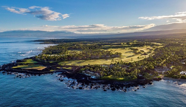 Hualalai Golf Villa - Exquisite Views & Fully Remodeled