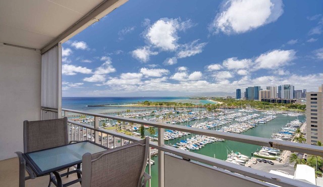 Ilikai 1639 Ocean/Sunset/Marina Views - King Bed - Steps to Lagoon and Beach
