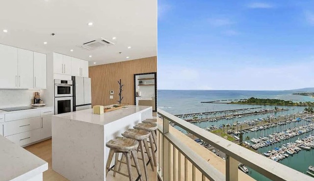 Ilikai 4BR for 12 - Ocean and Marina Views!