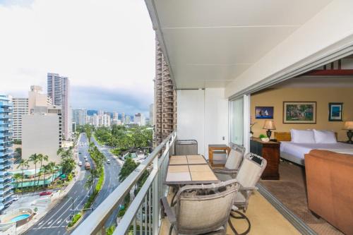 Ilikai Tower 1323