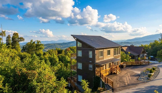 Incredible Sunrise Mountain View | Luxury Chalet
