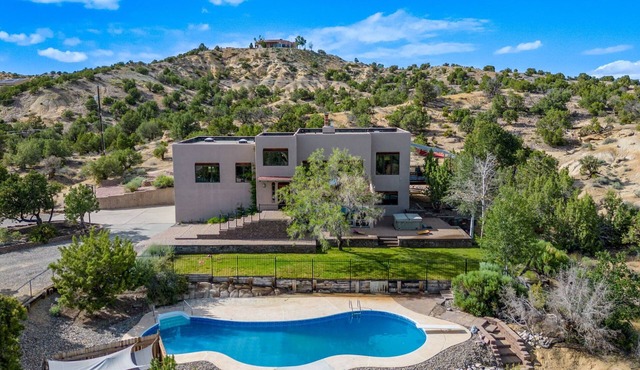La Adventura - Direct Access to Public Land- Pool- City Limits