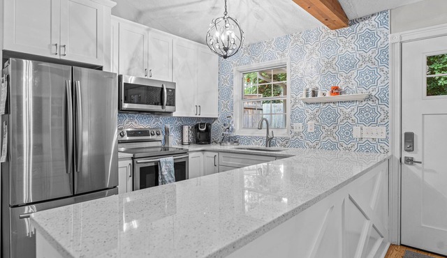 Lake Living at Its Finest! 2 BDR for 6 w/Amazing views, Perfect for Families in Buford