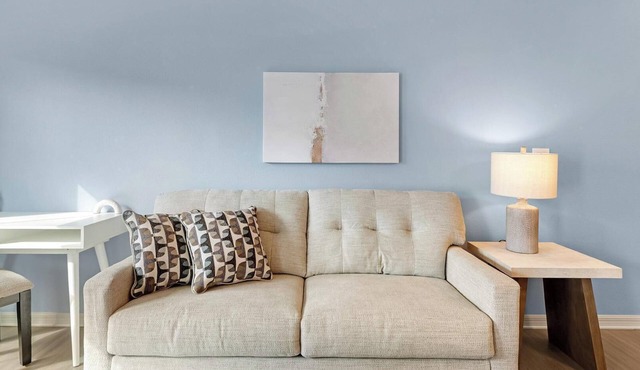 Landing | Chic 1BD, Game Room