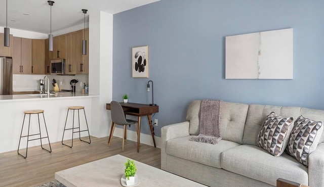 Landing | Modern 1BD, Pool