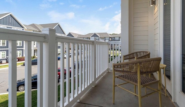 Landing | Spectacular 2BD, Gym, Pool in Matthews