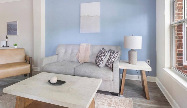 Landing | Stylish 1BD, Gym, Courtyard in Columbia