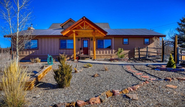 Last-Min Summer Escape! 15% Off Your August Stay. Must Book By 8/17/26.