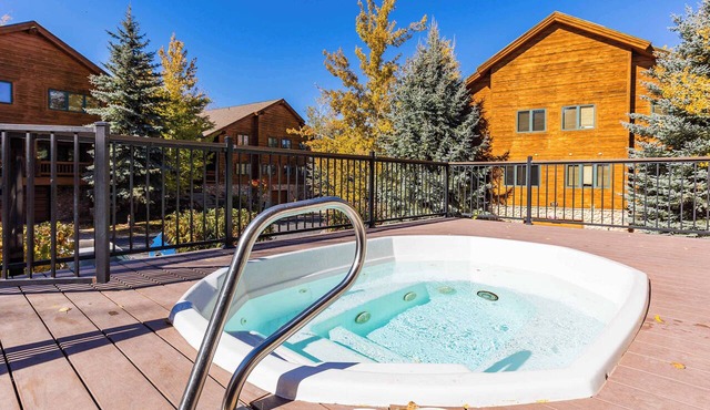 Lazy Bear Log Cabin Canyons Park in Park City