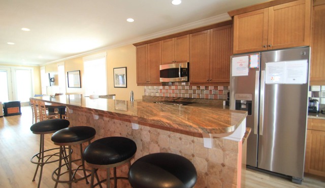 LOCATION! Stunning OCEANFRONT Views, POOL, ELEVATOR to all floors, Pri Parking