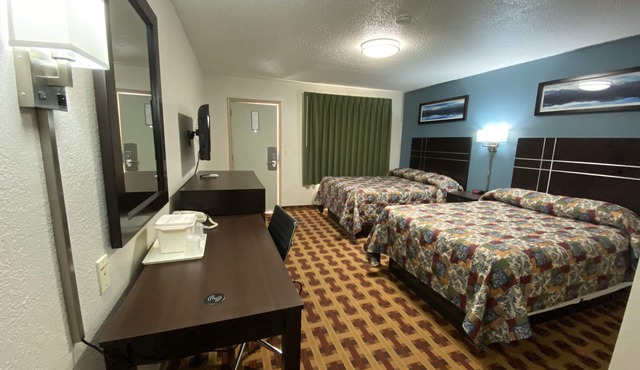 Lodge Inn in Wrightstown